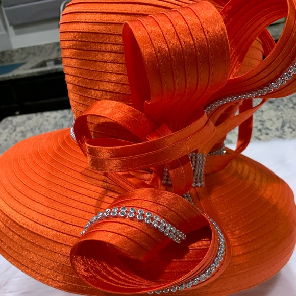 Charm’s Orange Hat - Picture 2 of 14